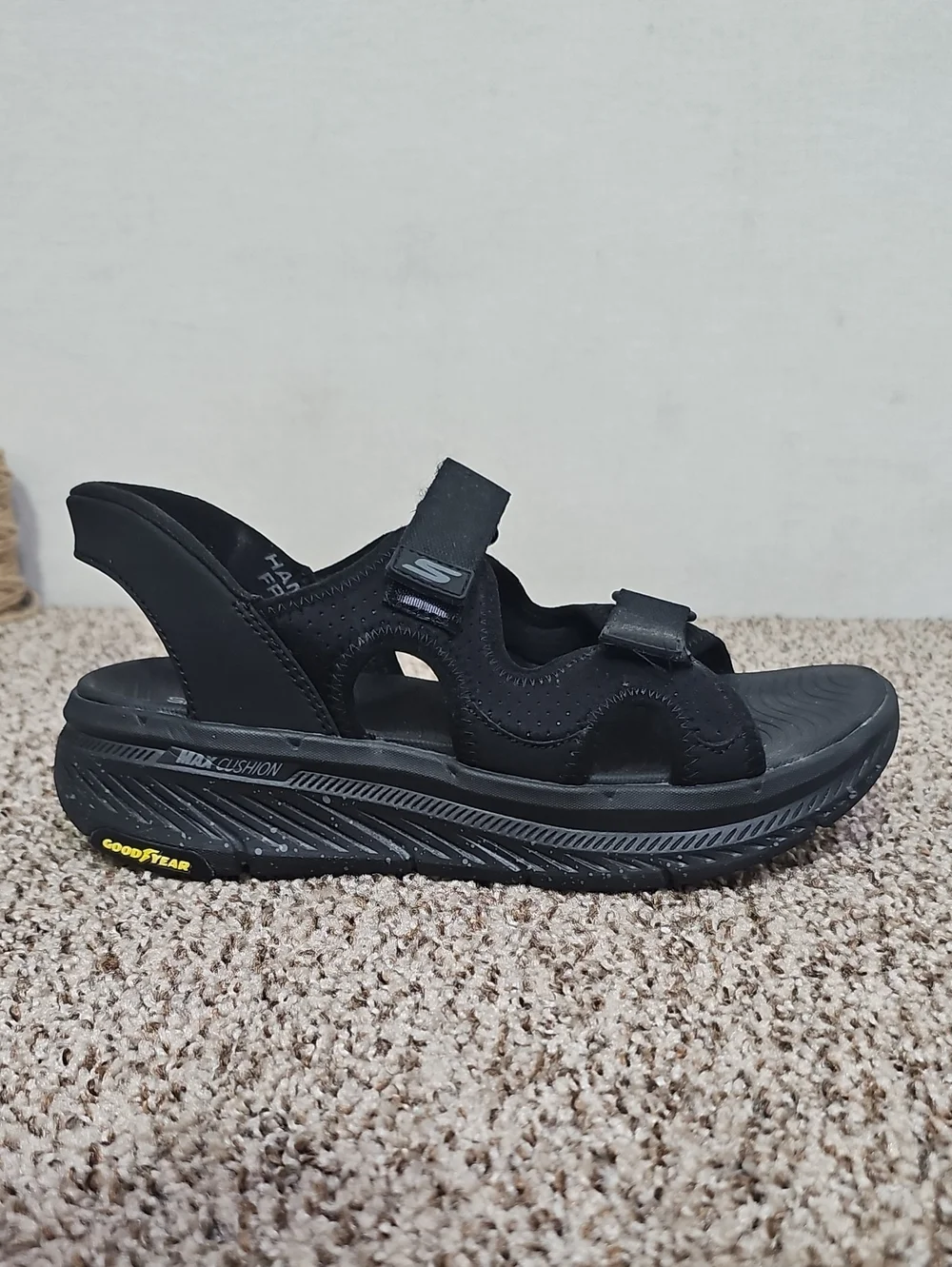 Skechers max cushion